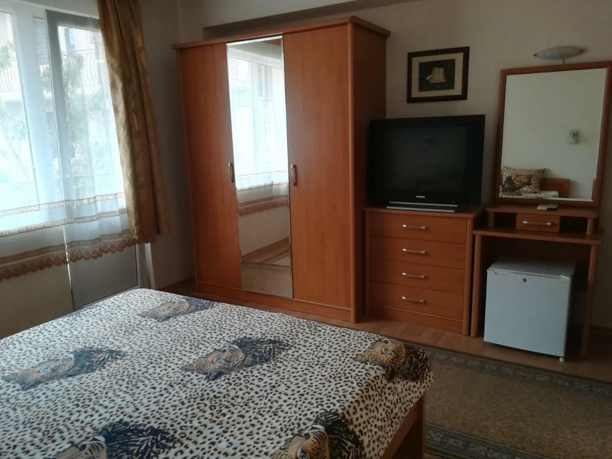 Guest House Georgieva Равда Экстерьер фото